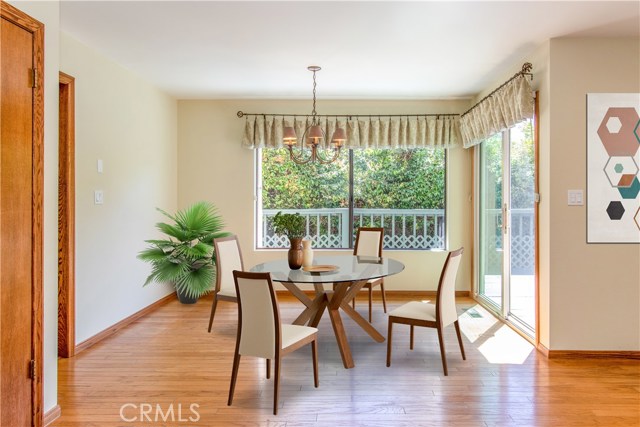 Dining Area  VIRTUAL STAGING