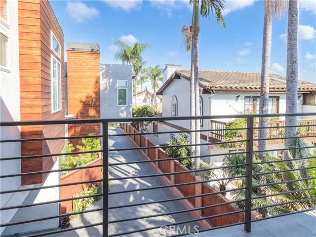 2108 Gates Avenue, Redondo Beach, California 90278, 4 Bedrooms Bedrooms, ,4 BathroomsBathrooms,Residential,Sold,Gates,SB20231175