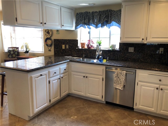 Another view of the spacious kitchen...