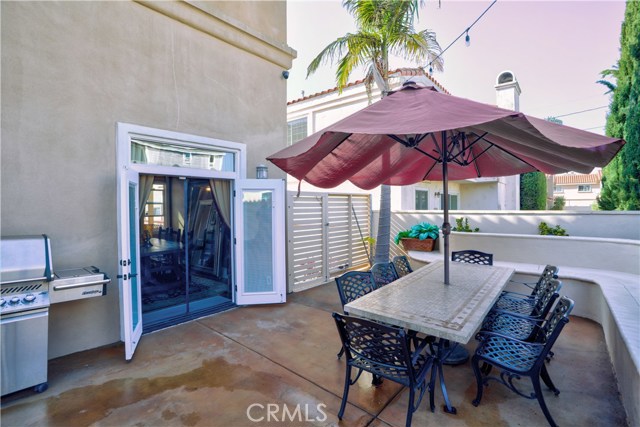 2403 Rockefeller Lane, Redondo Beach, California 90278, 3 Bedrooms Bedrooms, ,2 BathroomsBathrooms,Residential,Sold,Rockefeller,SB20237105