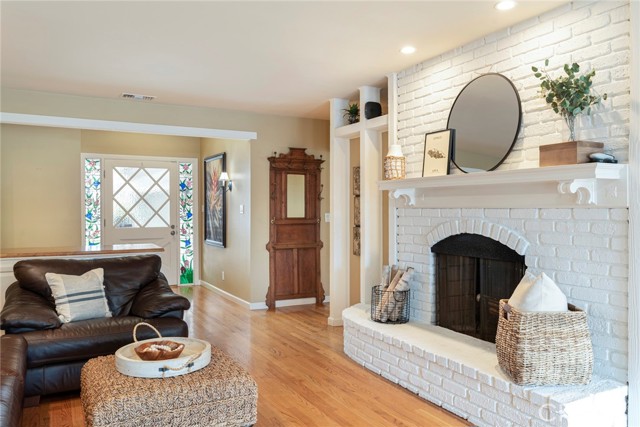 10 Sunnyfield Drive, Rolling Hills Estates, California 90274, 3 Bedrooms Bedrooms, ,2 BathroomsBathrooms,Residential,Sold,Sunnyfield,SB21066576