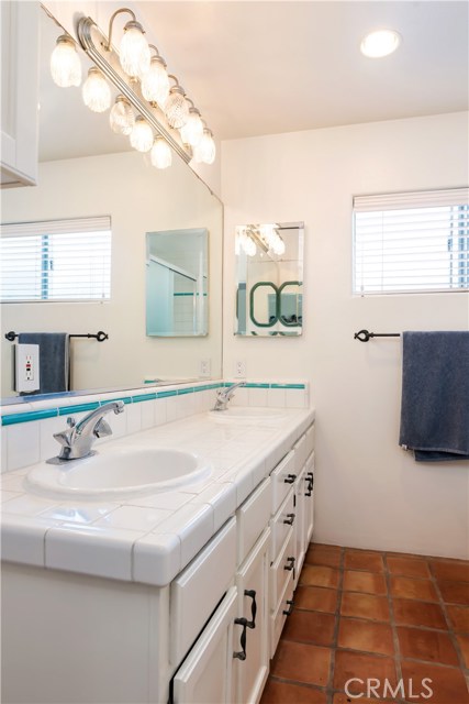 1909 Highland Avenue, Manhattan Beach, California 90266, 2 Bedrooms Bedrooms, ,2 BathroomsBathrooms,Residential,Sold,Highland,SB20120901