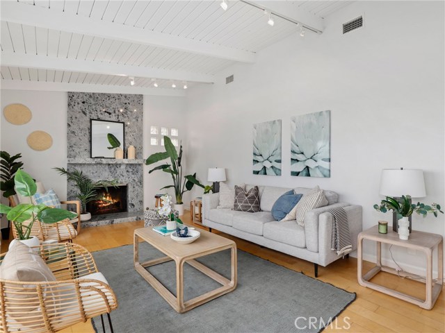 3605 Crest Drive, Manhattan Beach, California 90266, 2 Bedrooms Bedrooms, ,2 BathroomsBathrooms,Residential,Sold,Crest,PW20101894