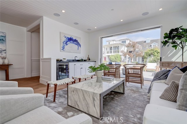 501 8th Street, Manhattan Beach, California 90266, 5 Bedrooms Bedrooms, ,2 BathroomsBathrooms,Residential,Sold,8th,SB20129717