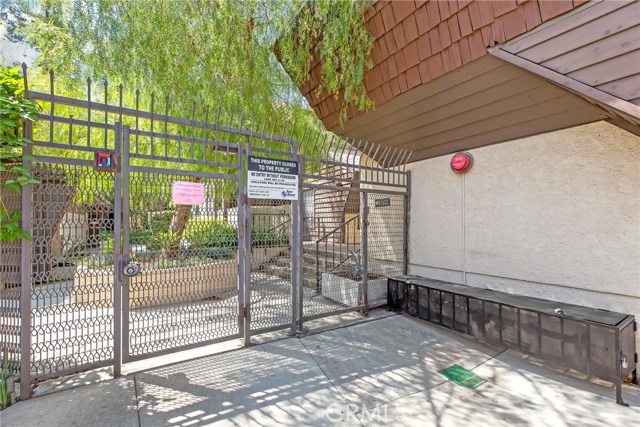 2 Bed Home for Sale in Van Nuys, California