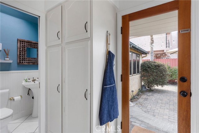 1315 Owosso Avenue, Hermosa Beach, California 90254, 3 Bedrooms Bedrooms, ,2 BathroomsBathrooms,Residential,Sold,Owosso,SB21134401