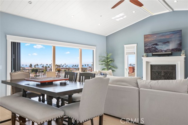 313 Avenue F, Redondo Beach, California 90277, 5 Bedrooms Bedrooms, ,4 BathroomsBathrooms,Residential,Sold,Avenue F,OC21017149