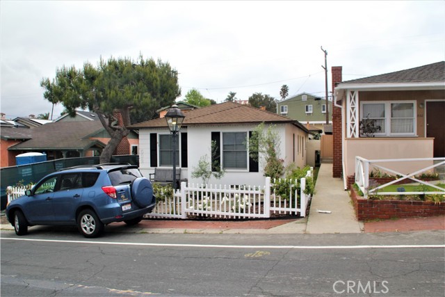 532 Marine Avenue, Manhattan Beach, California 90266, 3 Bedrooms Bedrooms, ,1 BathroomBathrooms,Residential,Sold,Marine Avenue,SB21085787
