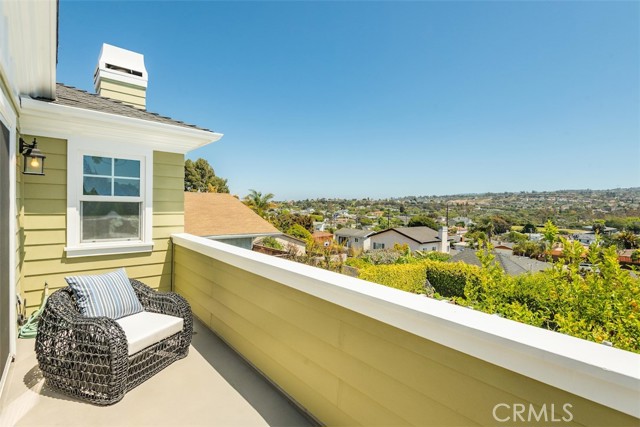 1038 Avenue D, Redondo Beach, California 90277, 5 Bedrooms Bedrooms, ,4 BathroomsBathrooms,Residential,Sold,Avenue D,PV21115047