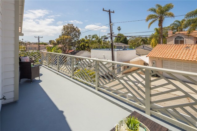 527 Maria Avenue, Redondo Beach, California 90277, 3 Bedrooms Bedrooms, ,2 BathroomsBathrooms,Residential,Sold,Maria,TR17109410
