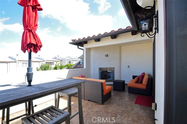 121 Guadalupe Avenue, Redondo Beach, California 90277, 4 Bedrooms Bedrooms, ,3 BathroomsBathrooms,Residential,Sold,Guadalupe,SB18068766