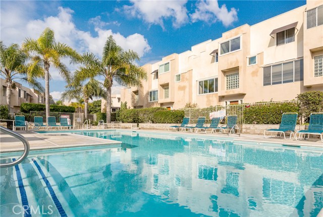 501 Herondo Street, Hermosa Beach, California 90254, 2 Bedrooms Bedrooms, ,2 BathroomsBathrooms,Residential,Sold,Herondo,SB17254181