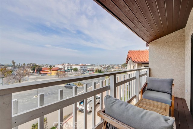 410 Avenue G, Redondo Beach, California 90277, 3 Bedrooms Bedrooms, ,2 BathroomsBathrooms,Residential,Sold,Avenue G,SB19062443