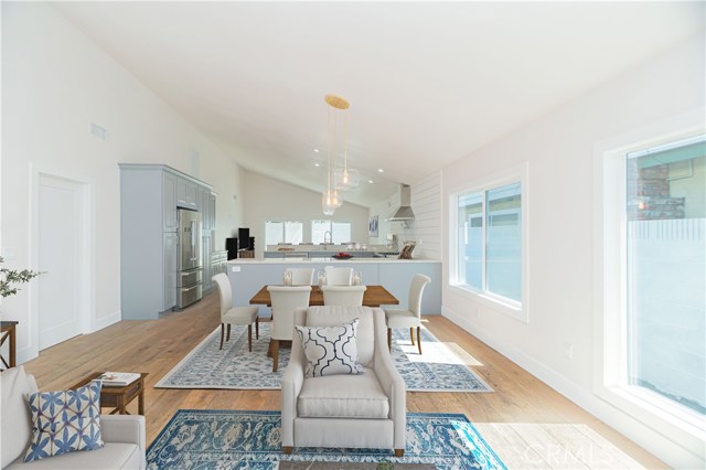 1148 Poinsettia Avenue, Manhattan Beach, California 90266, 3 Bedrooms Bedrooms, ,3 BathroomsBathrooms,Residential,Sold,Poinsettia,PW20243122