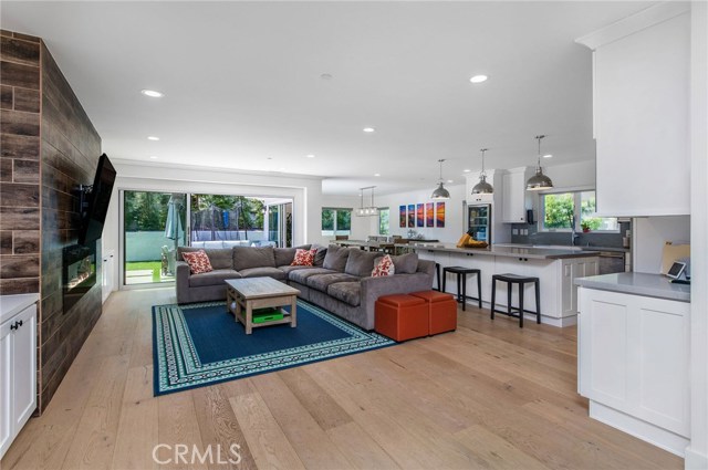 1325 Gertruda Avenue, Redondo Beach, California 90277, 5 Bedrooms Bedrooms, ,4 BathroomsBathrooms,Residential,Sold,Gertruda,SB20095721