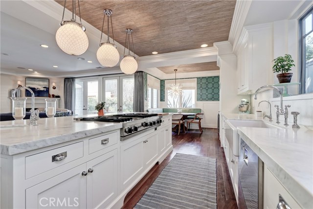 569 35th Street, Manhattan Beach, California 90266, 5 Bedrooms Bedrooms, ,5 BathroomsBathrooms,Residential,Sold,35th,SB19044289