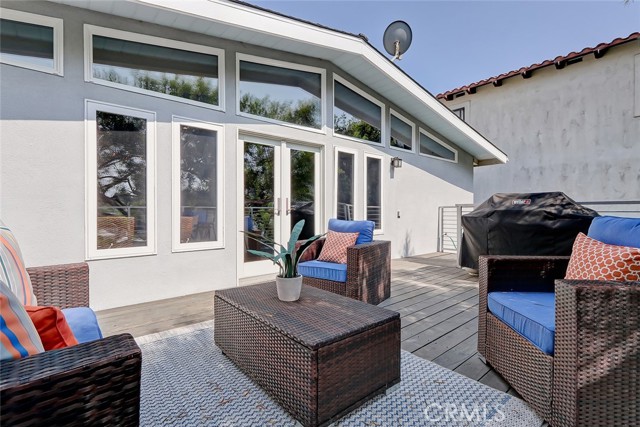 2317 Elm Avenue, Manhattan Beach, California 90266, 4 Bedrooms Bedrooms, ,3 BathroomsBathrooms,Residential,Sold,Elm,SB21152627