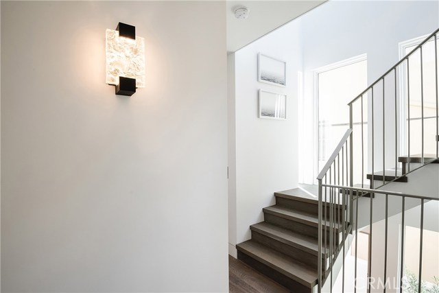 705 Crest Drive, Manhattan Beach, California 90266, 5 Bedrooms Bedrooms, ,2 BathroomsBathrooms,Residential,Sold,Crest,SB20098855