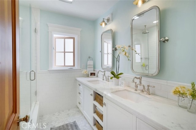 533 5th Street, Manhattan Beach, California 90266, 2 Bedrooms Bedrooms, ,1 BathroomBathrooms,Residential,Sold,5th,SB21107538