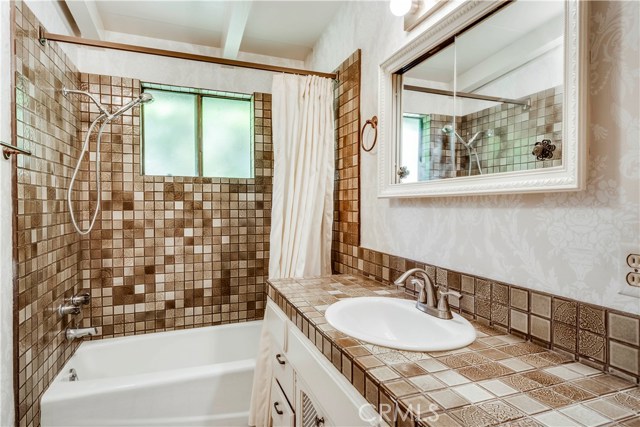 3 Thyme Place, Rancho Palos Verdes, California 90275, 4 Bedrooms Bedrooms, ,3 BathroomsBathrooms,Residential,Sold,Thyme,PV18179507