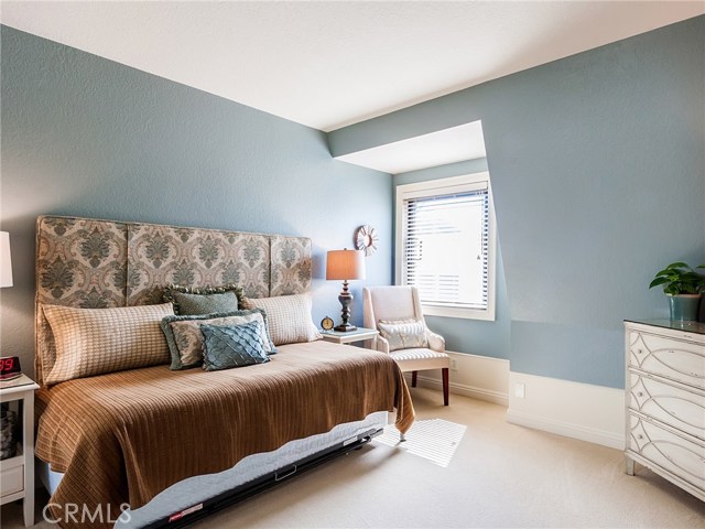 317 Broadway, Redondo Beach, California 90277, 3 Bedrooms Bedrooms, ,2 BathroomsBathrooms,Residential,Sold,Broadway,SB17224085