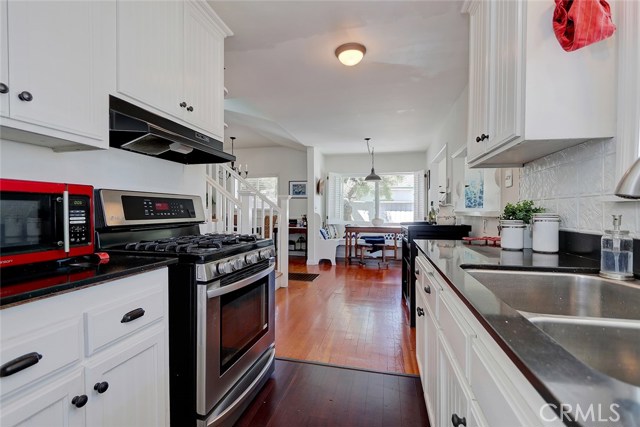 1930 Robinson Street, Redondo Beach, California 90278, 3 Bedrooms Bedrooms, ,3 BathroomsBathrooms,Residential,Sold,Robinson,SB19205802