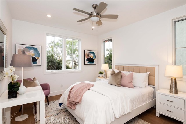 653 13th Street, Manhattan Beach, California 90266, 4 Bedrooms Bedrooms, ,2 BathroomsBathrooms,Residential,Sold,13th,SB19011414