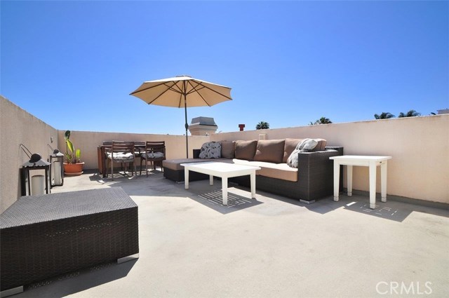 722 Irena Avenue, Redondo Beach, California 90277, 3 Bedrooms Bedrooms, ,2 BathroomsBathrooms,Residential,Sold,Irena,PV18154458