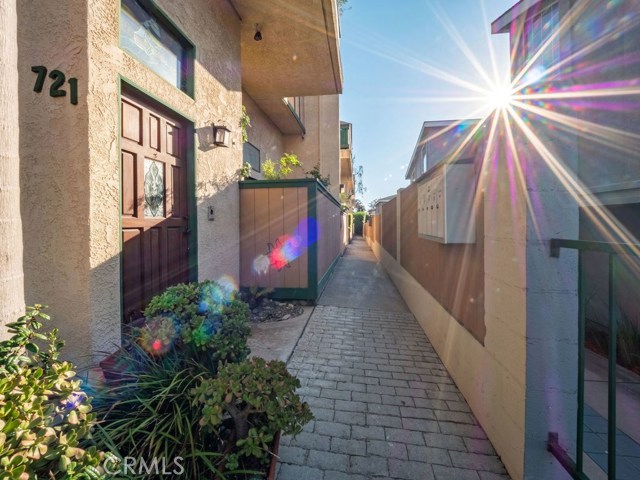 721 Irena Avenue, Redondo Beach, California 90277, 3 Bedrooms Bedrooms, ,1 BathroomBathrooms,Residential,Sold,Irena,SB18255216