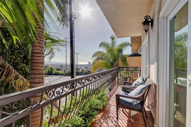 503 Anita Street, Redondo Beach, California 90278, 4 Bedrooms Bedrooms, ,4 BathroomsBathrooms,Residential,Sold,Anita,SB18269219