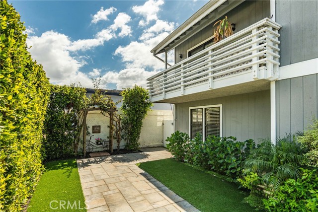 2216 Manhattan Beach Boulevard, Redondo Beach, California 90278, 3 Bedrooms Bedrooms, ,3 BathroomsBathrooms,Residential,Sold,Manhattan Beach,SB21089939