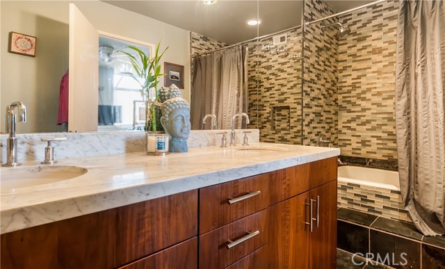 501 Herondo Street, Hermosa Beach, California 90254, 3 Bedrooms Bedrooms, ,2 BathroomsBathrooms,Residential,Sold,Herondo,SB18003638