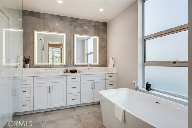 409 3rd Street, Manhattan Beach, California 90266, 5 Bedrooms Bedrooms, ,2 BathroomsBathrooms,Residential,Sold,3rd,SB19219164