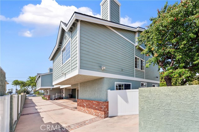 2715 Grant Avenue, Redondo Beach, California 90278, 3 Bedrooms Bedrooms, ,2 BathroomsBathrooms,Residential,Sold,Grant,SB21124171