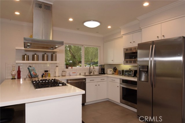 Another view of this gorgeous kitchen!