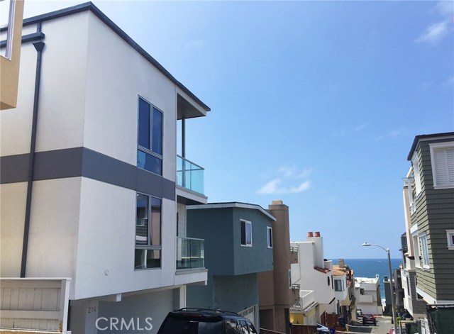 214 15th Place, Manhattan Beach, California 90266, 2 Bedrooms Bedrooms, ,2 BathroomsBathrooms,Residential,Sold,15th,SB17189599