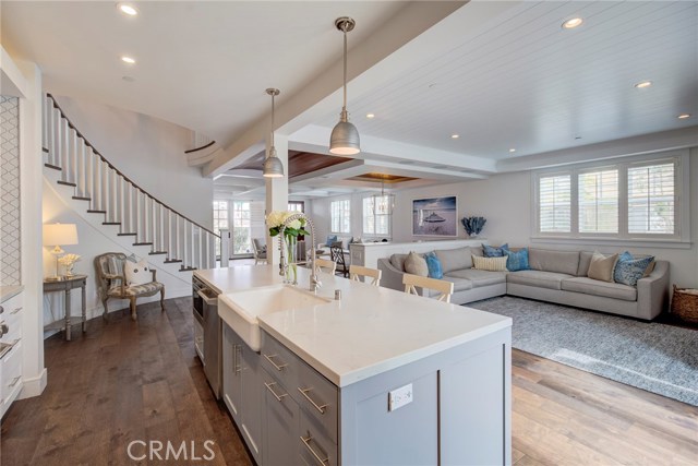 2022 Robinson Street, Redondo Beach, California 90278, 5 Bedrooms Bedrooms, ,4 BathroomsBathrooms,Residential,Sold,Robinson,SB19046293