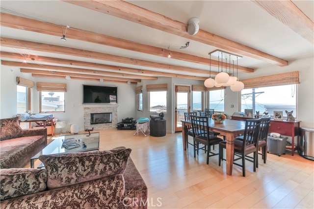 329 21st Place, Manhattan Beach, California 90266, 3 Bedrooms Bedrooms, ,3 BathroomsBathrooms,Residential,Sold,21st,SB17085113