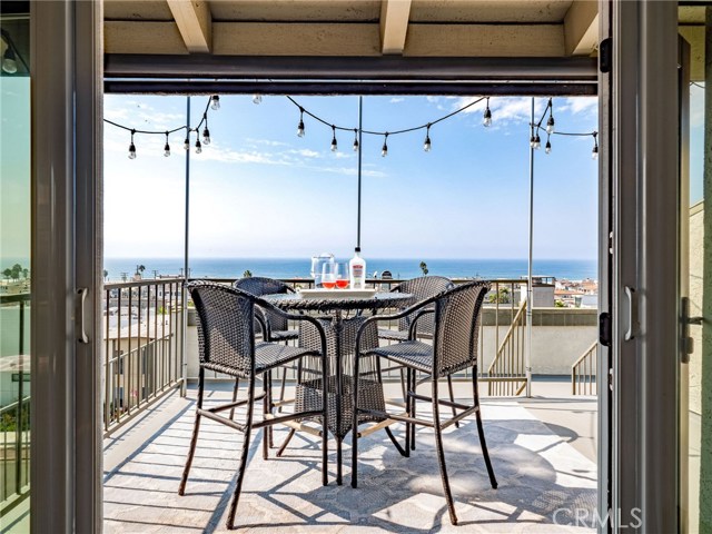 1630 Manhattan Avenue, Hermosa Beach, California 90254, 2 Bedrooms Bedrooms, ,2 BathroomsBathrooms,Residential,Sold,Manhattan,SB20223870