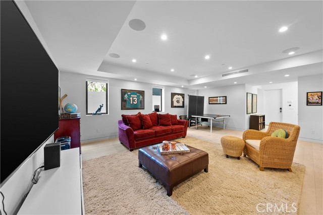 733 12th Street, Manhattan Beach, California 90266, 5 Bedrooms Bedrooms, ,6 BathroomsBathrooms,Residential,Sold,12th,SB21089898