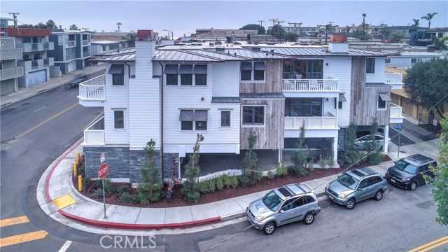 760 Center Place, Manhattan Beach, California 90266, 3 Bedrooms Bedrooms, ,2 BathroomsBathrooms,Residential,Sold,Center,SB18013594