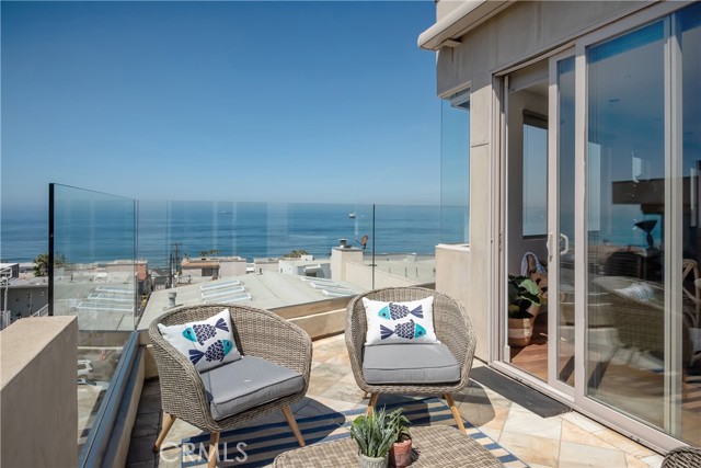 315 Gull Street, Manhattan Beach, California 90266, 4 Bedrooms Bedrooms, ,3 BathroomsBathrooms,Residential,Sold,Gull,SB21098673