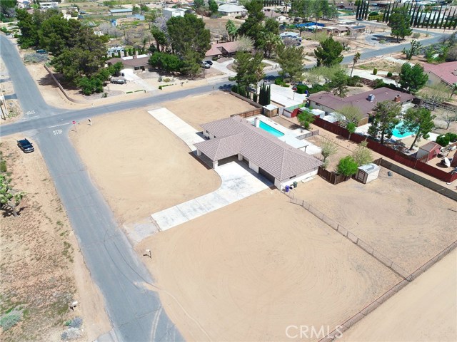14301 Chinook Road,Apple Valley,CA 92307, USA