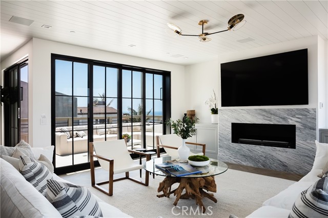 408 29th Street, Manhattan Beach, California 90266, 4 Bedrooms Bedrooms, ,4 BathroomsBathrooms,Residential,Sold,29th,SB21119118