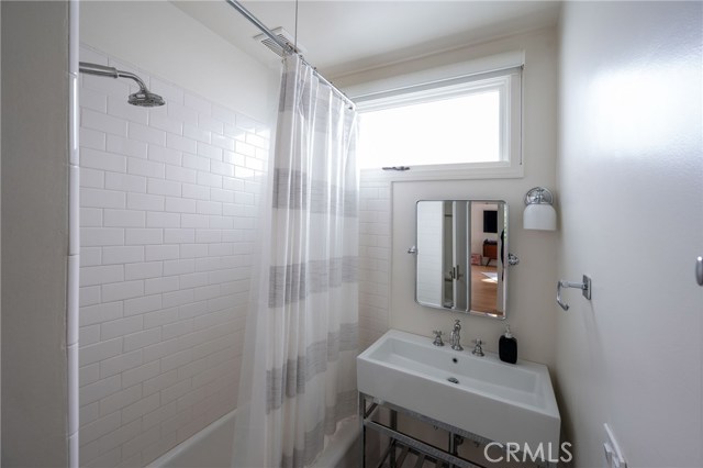 925 15th Place, Hermosa Beach, California 90254, 2 Bedrooms Bedrooms, ,1 BathroomBathrooms,Residential,Sold,15th,SB20221985