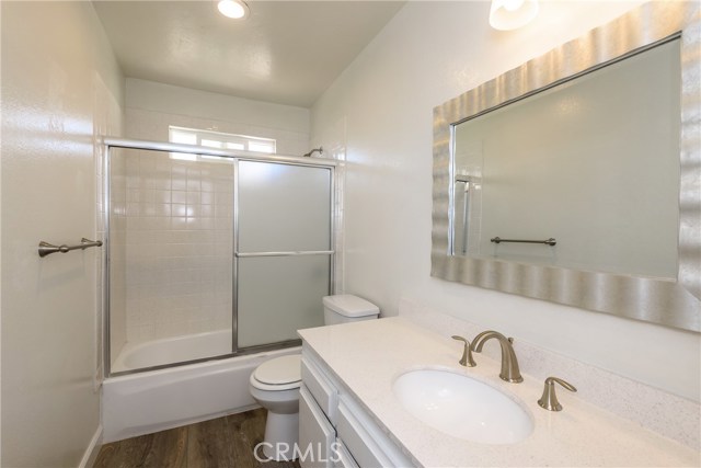 Tub/Shower Combo in the 2nd Bath!