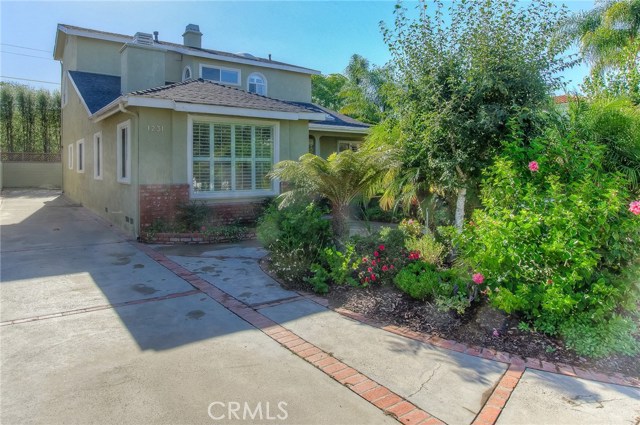 1231 Helberta Avenue, Redondo Beach, California 90277, 4 Bedrooms Bedrooms, ,3 BathroomsBathrooms,Residential,Sold,Helberta,SB18250559