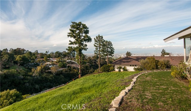 Views to the west and north include Georgeff Trail, Santa Monica Bay, the Santa Monica Mountains and twinkling city lights at night!