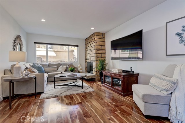 811 Spencer Street, Redondo Beach, California 90277, 4 Bedrooms Bedrooms, ,2 BathroomsBathrooms,Residential,Sold,Spencer,SB19017533