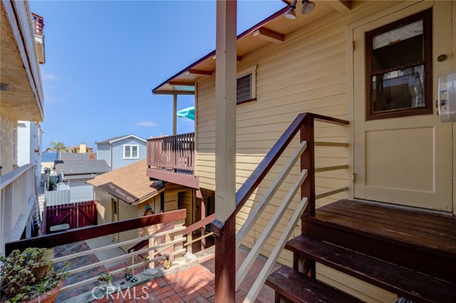 2309 Manhattan Avenue, Hermosa Beach, California 90254, 3 Bedrooms Bedrooms, ,2 BathroomsBathrooms,Residential,Sold,Manhattan,SB20128043